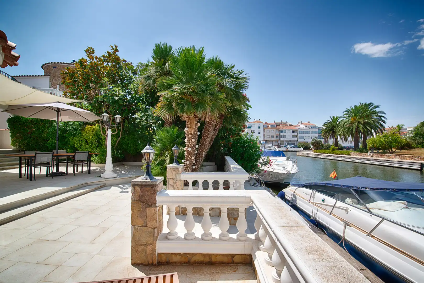 Terrace of Houses for sale in Empuriabrava  with Air Conditioner and Private garden