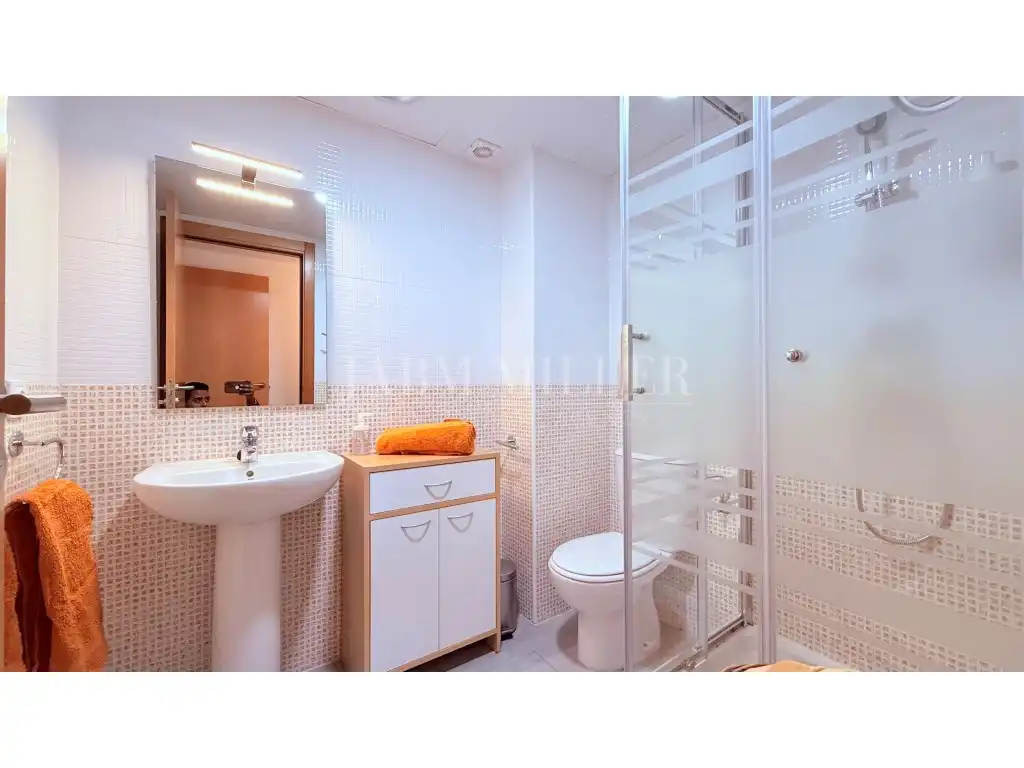 Bathroom of Ground floor for sale in L'Estartit  with Air Conditioner, Swimming Pool and Furnished