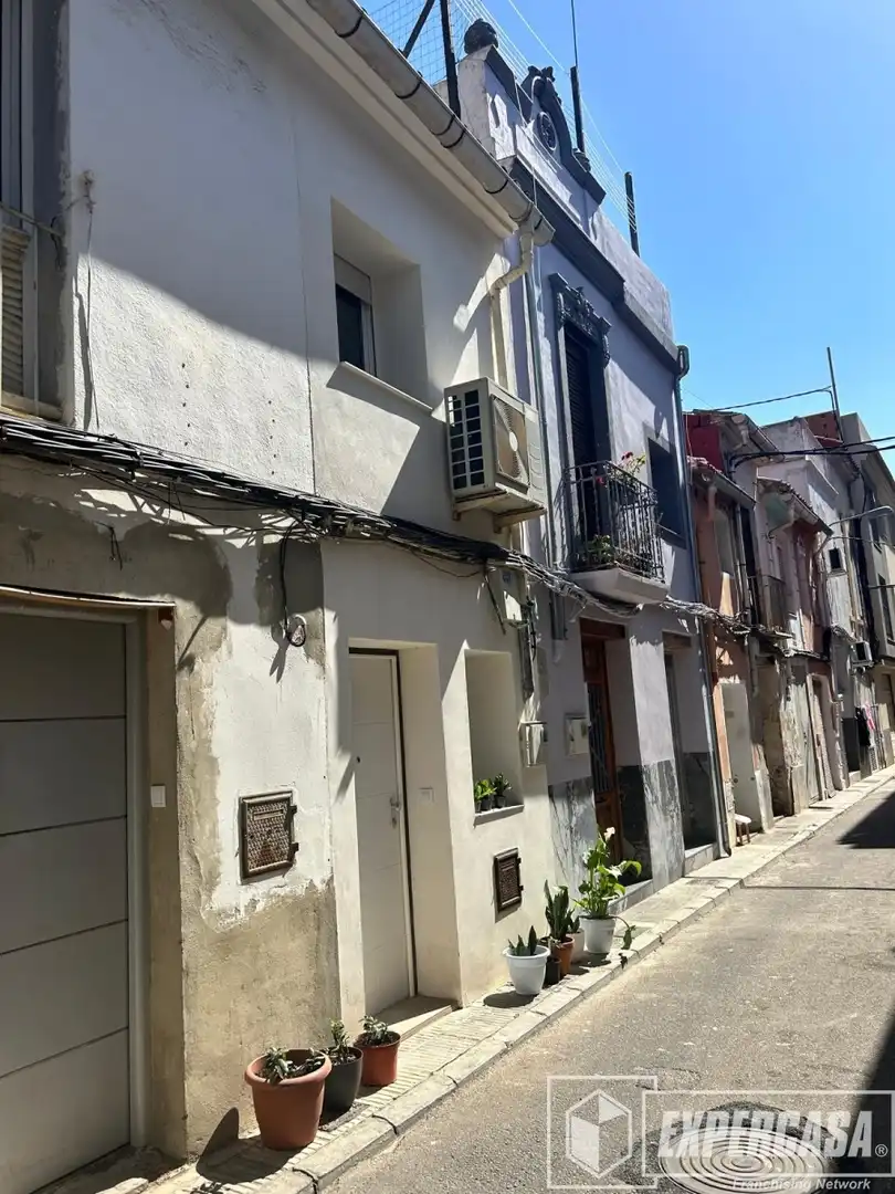 Casa adosada en venta en Sants Patrons