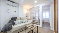 Living room of Flat to rent in  Madrid Capital  with Air Conditioner, Heating and Parquet flooring