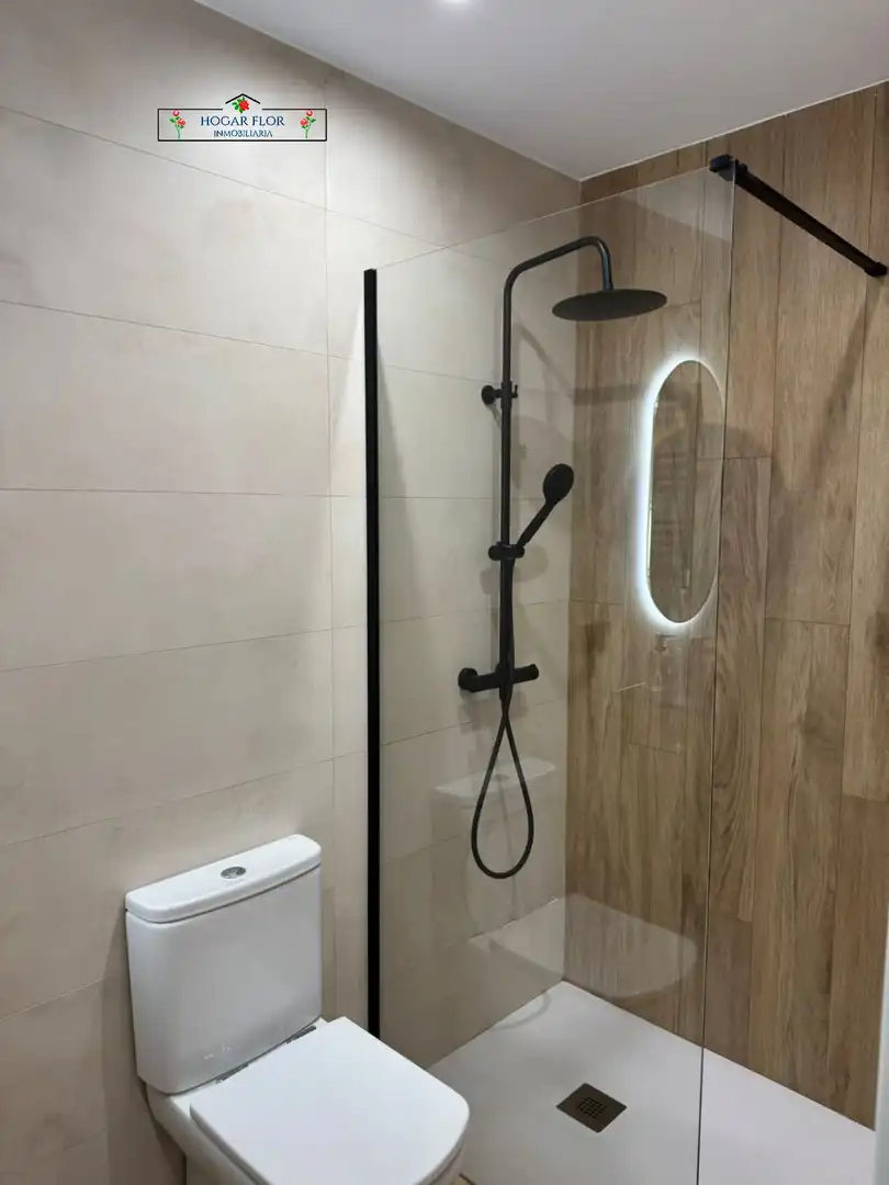 Bany de Apartament en venda en Salamanca amb Aire condicionat i Calefacció