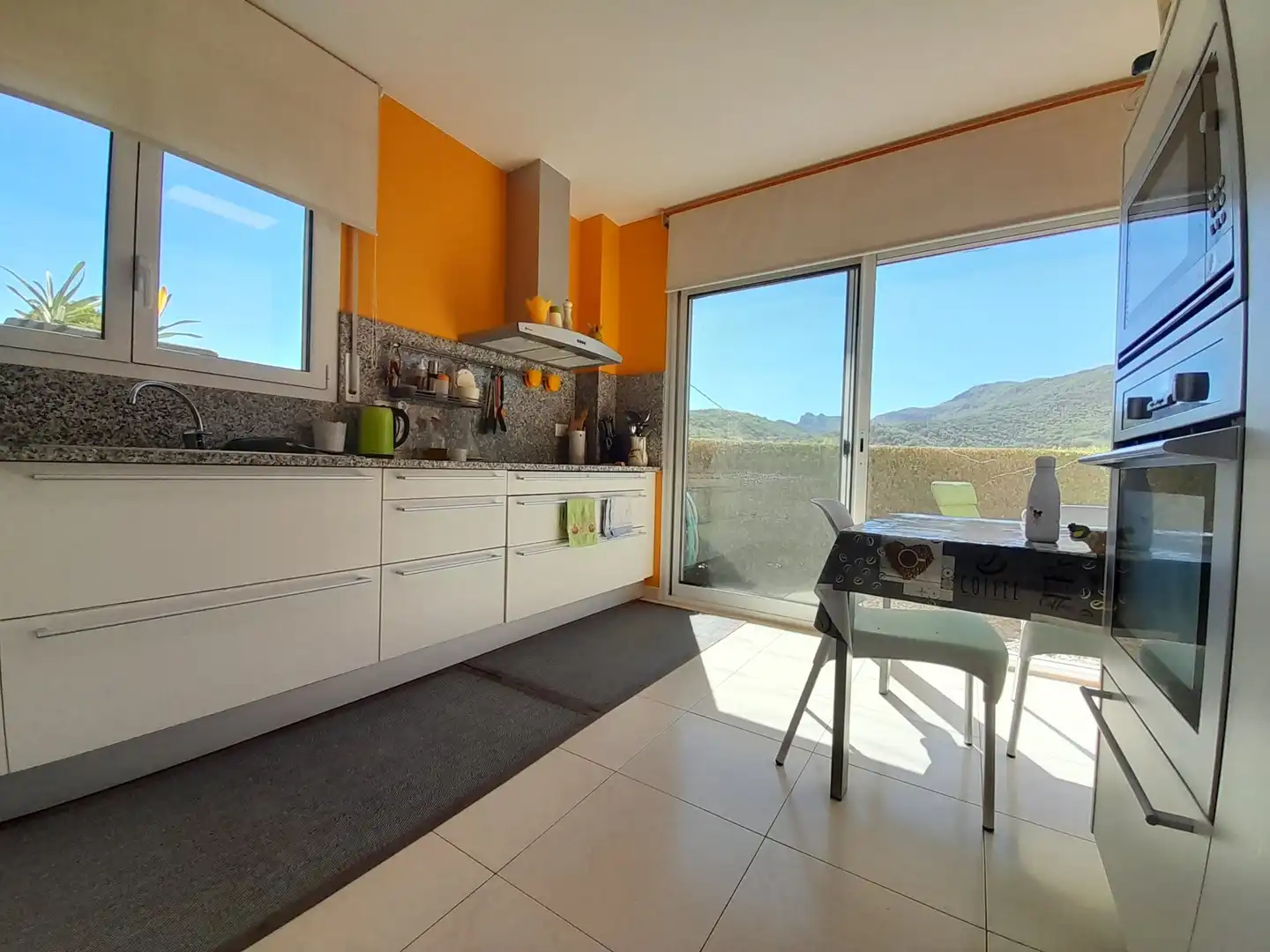 Cocina de Casa adosada en venta en Santa Pau con Aire acondicionado, Calefacción y Terraza