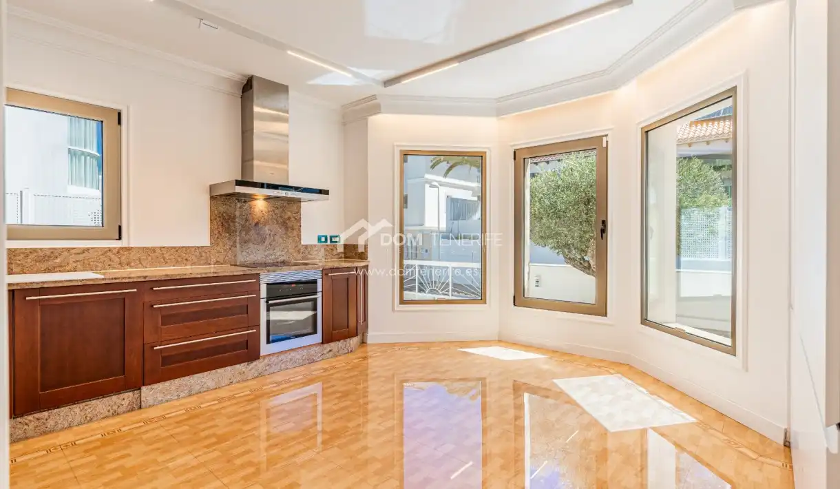 Cocina de Casa o chalet en venta en Adeje con Jardín privado, Terraza y Trastero
