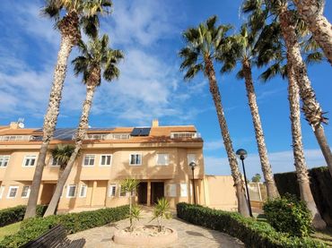 Bungalow con balcón en venta en Centro