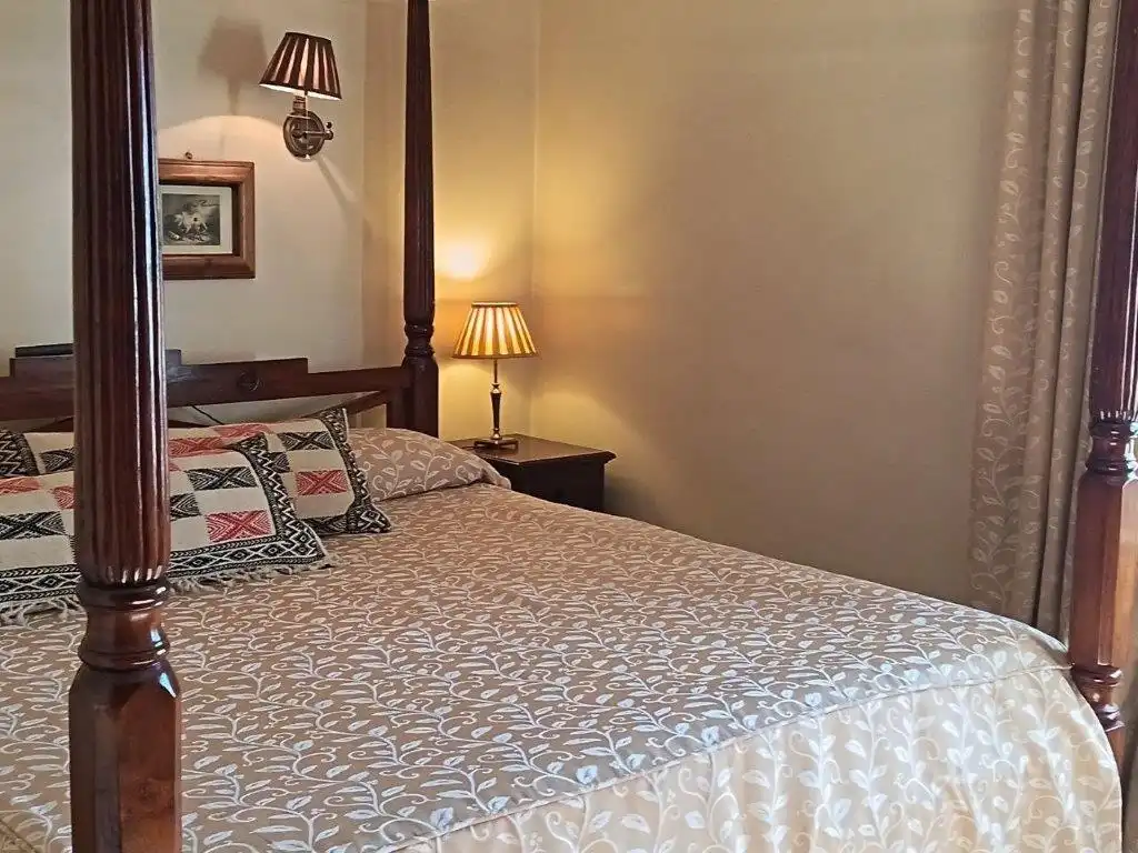 Bedroom of Buildings for sale in Navalonguilla