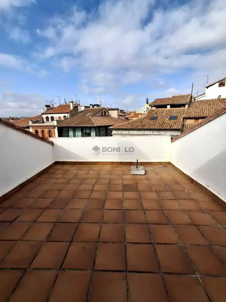 Terraza de Dúplex en venta en Teruel con Calefacción, Terraza y Amueblado