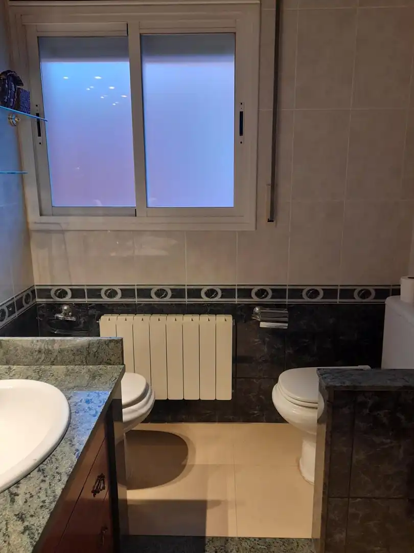 Badezimmer von Haus oder Chalet zur Miete in Premià de Mar mit Klimaanlage, Terrasse und Balkon