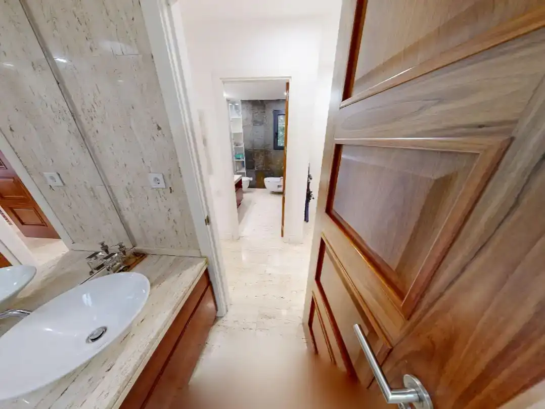 Bathroom of Flat for sale in Boadilla del Monte  with Air Conditioner, Private garden and Parquet flooring