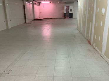Nave industrielle avec ascenseur à vendre à Carrer de Solsona 104