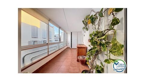 Foto 2 de Piso en venta en Avenida de Rhode, 181, Centre, Roses