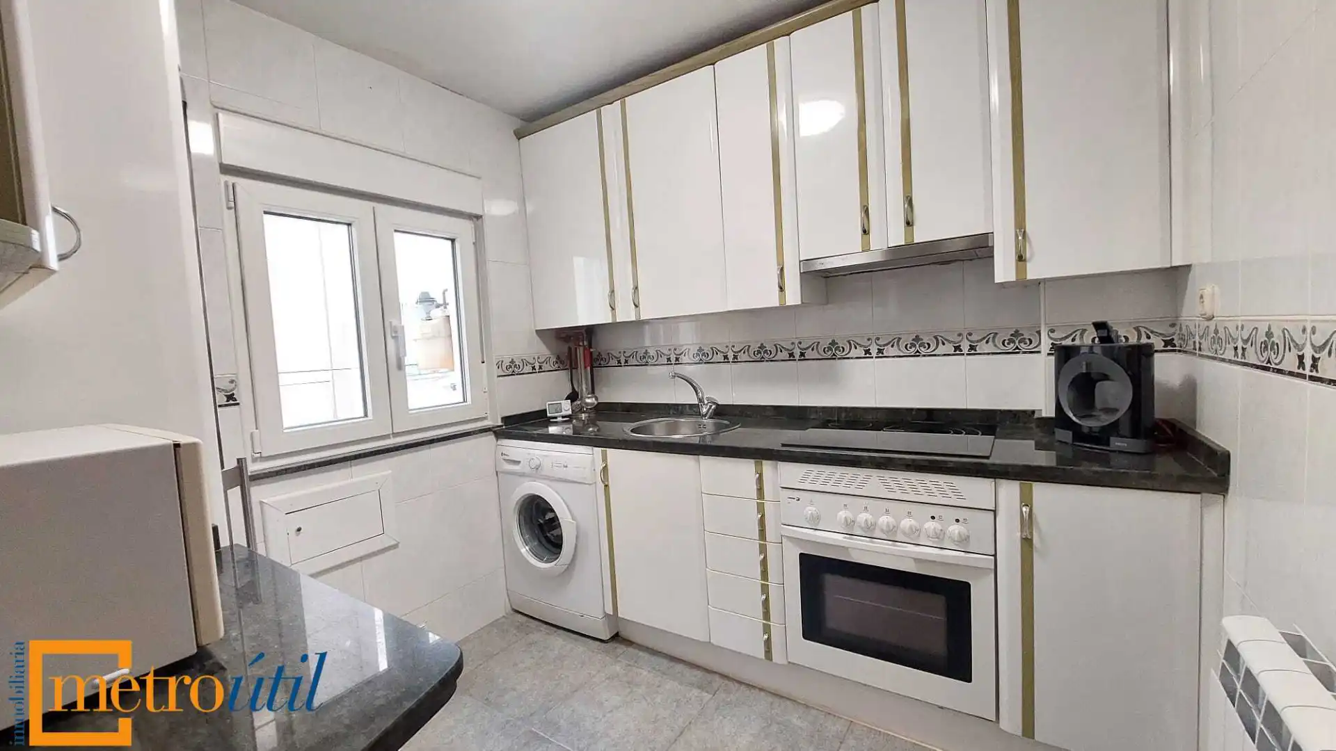 Kitchen of Flat for rent in Salamanca  with Heating and Furnished