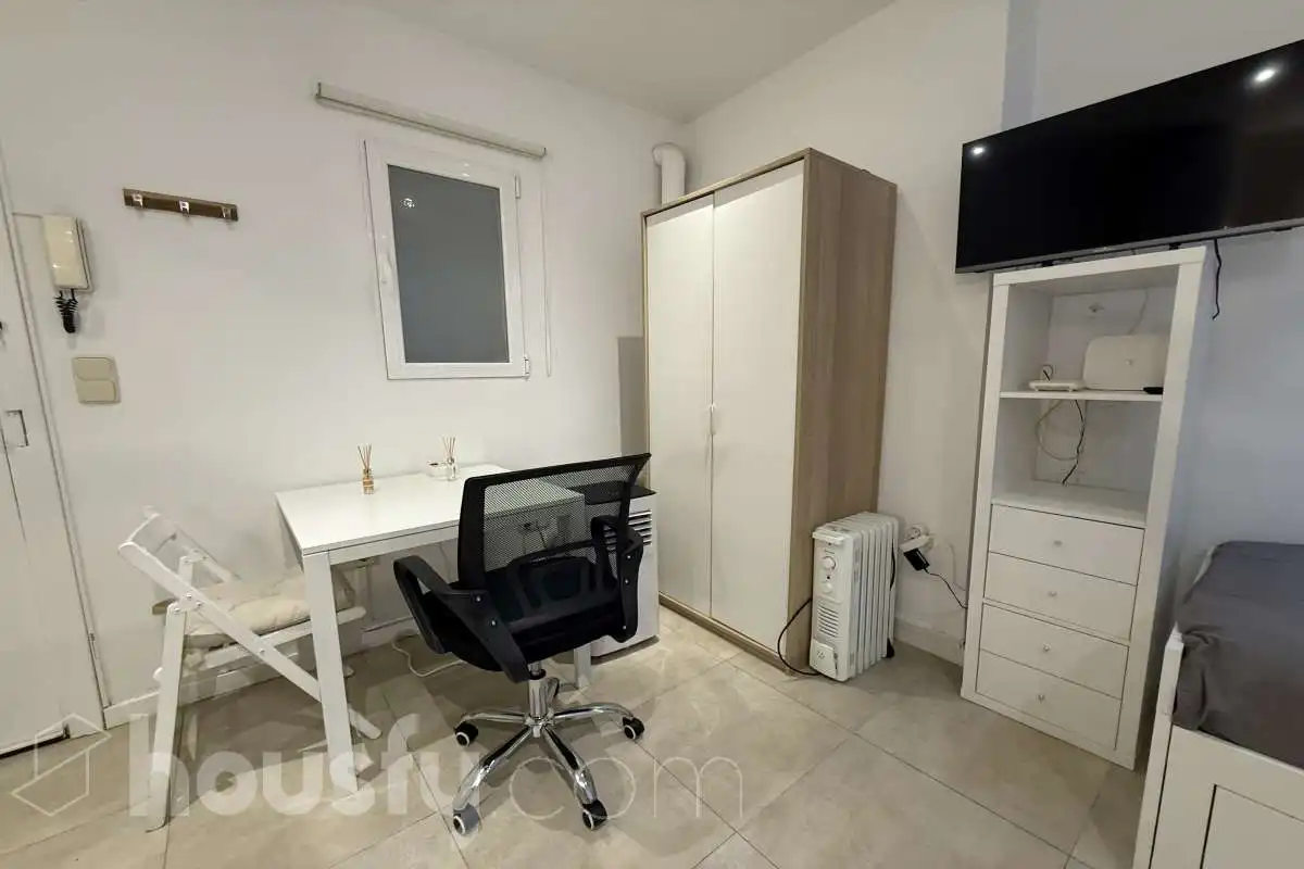 Dormitori de Planta baixa de lloguer en Madrid amb Moblat
