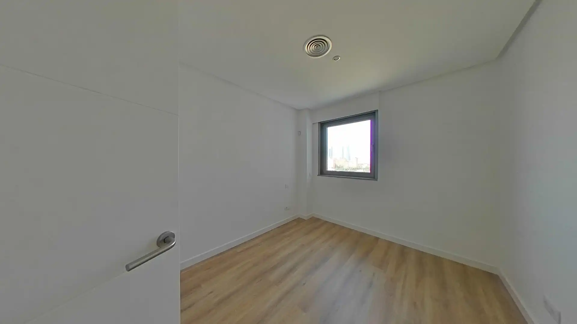Habitación de Piso en venta en Madrid con Parquet, Trastero y Piscina