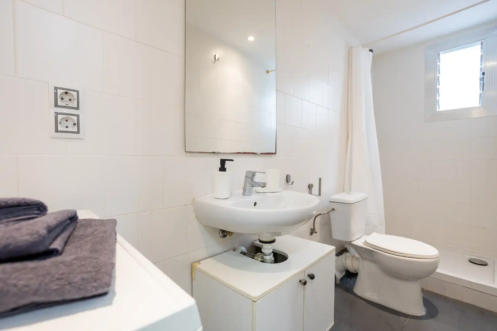 Baño de Apartamento de alquiler en Barcelona con Parquet, Amueblado y Lavadora