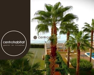 Vista exterior de Apartament en venda en El Campello amb Jardí privat, Terrassa i Piscina comunitària