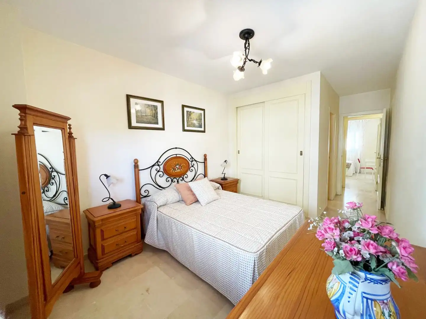 Habitación de Piso en venta en Nerja con Amueblado y Balcón