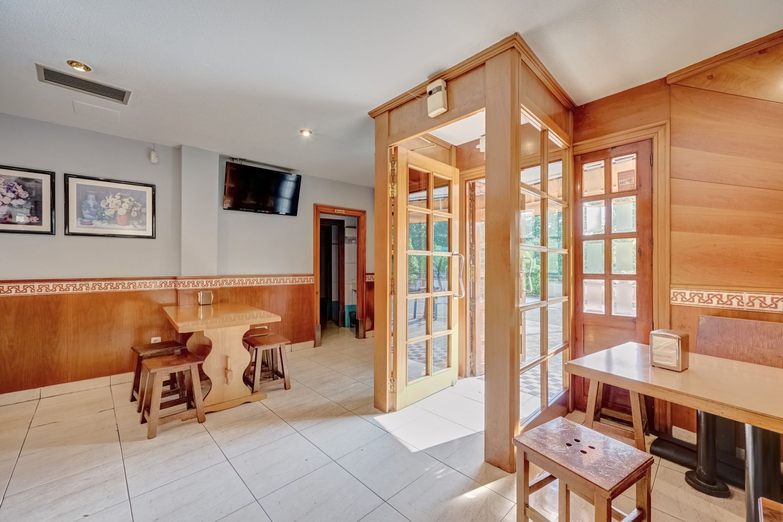 Geschaftsraum zum verkauf in Galar mit Klimaanlage und Möbliert