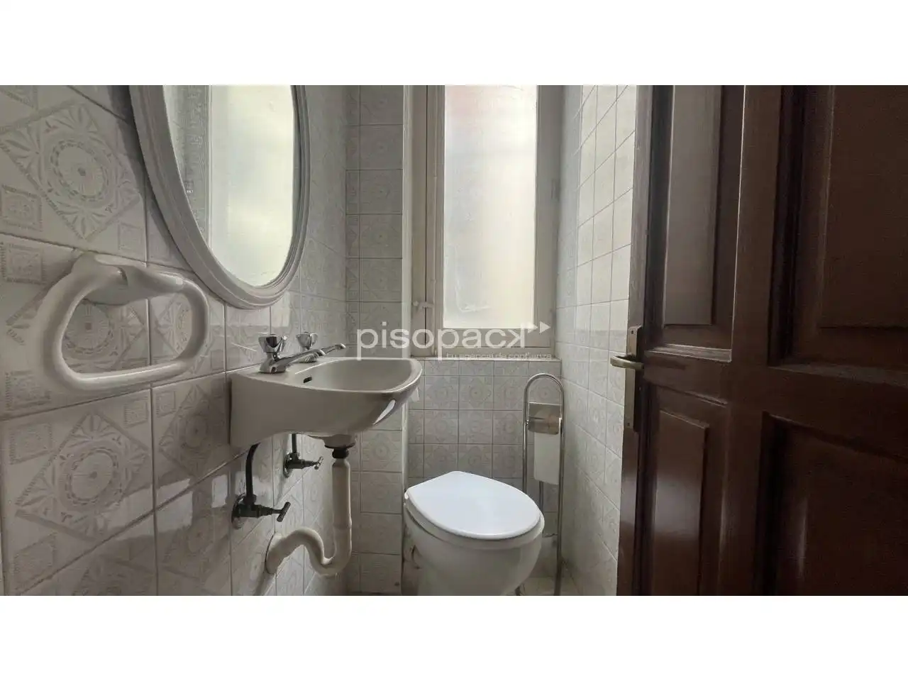 Badezimmer von Wohnung zum Verkauf in  Pamplona / Iruña mit Heizung, Parkett und Balkon