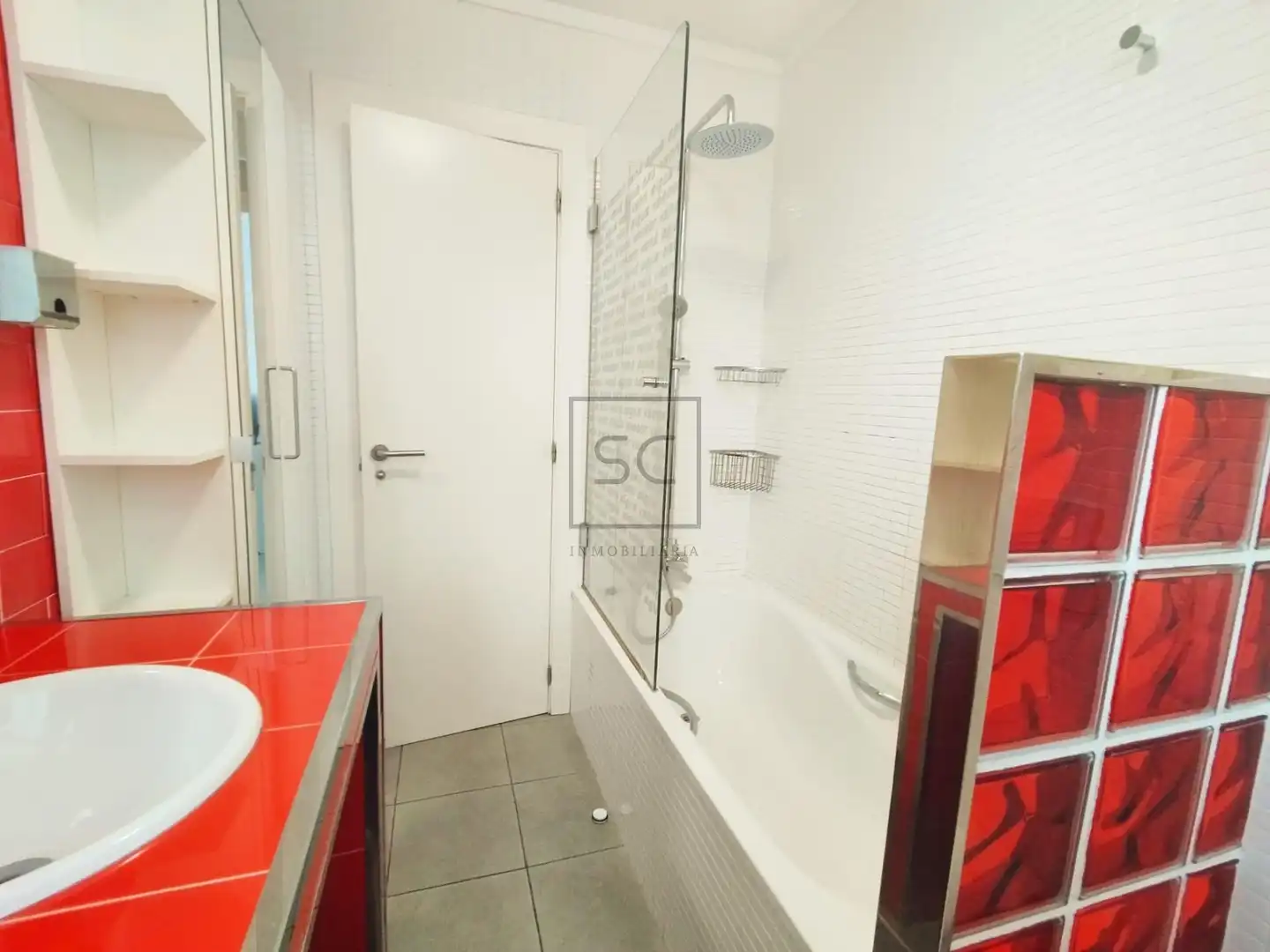 Bathroom of Flat for rent in Ferrol  with Heating and Furnished