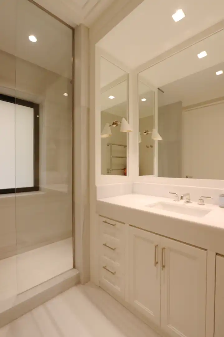 Bathroom of Flat for sale in Madrid  with Air Conditioner, Heating and Parquet flooring