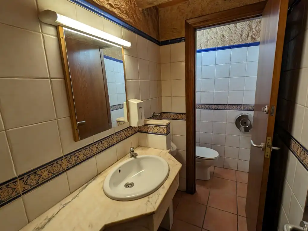 Bathroom of Houses for sale in Cretas  with Terrace, Storage room and Balcony
