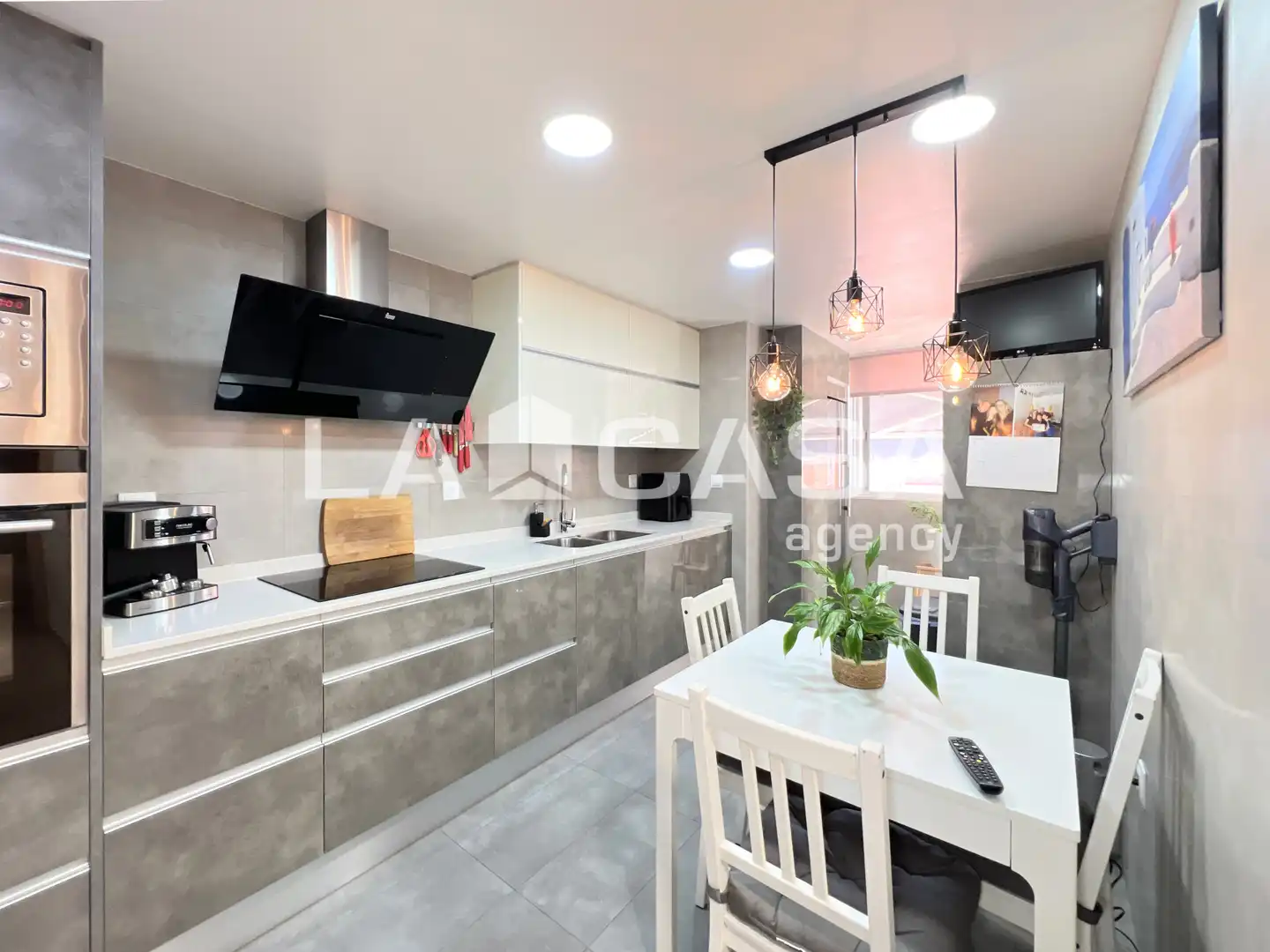 Kitchen of Flat for sale in Badalona