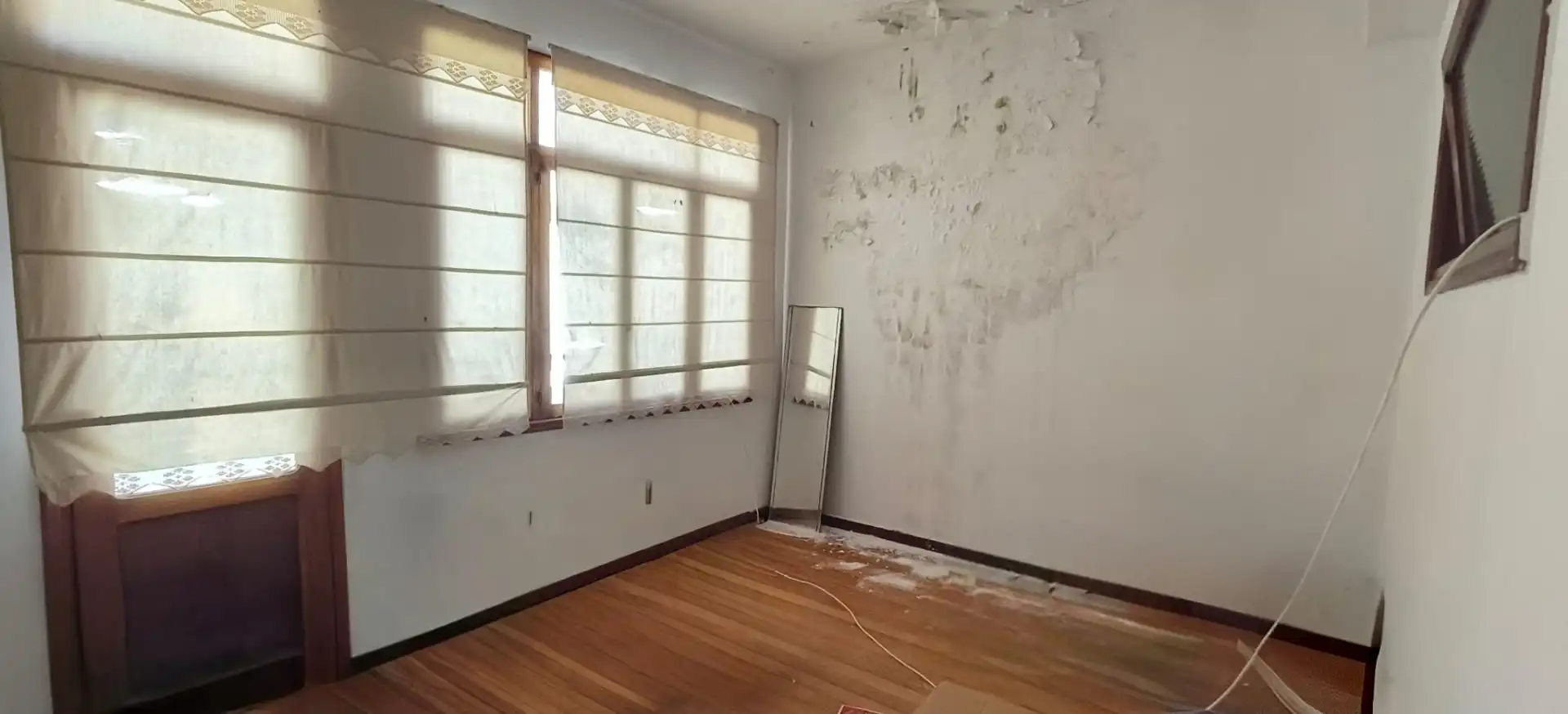 Casa adosada en venda en Cedeira amb Parquet, Terrassa i Balcó