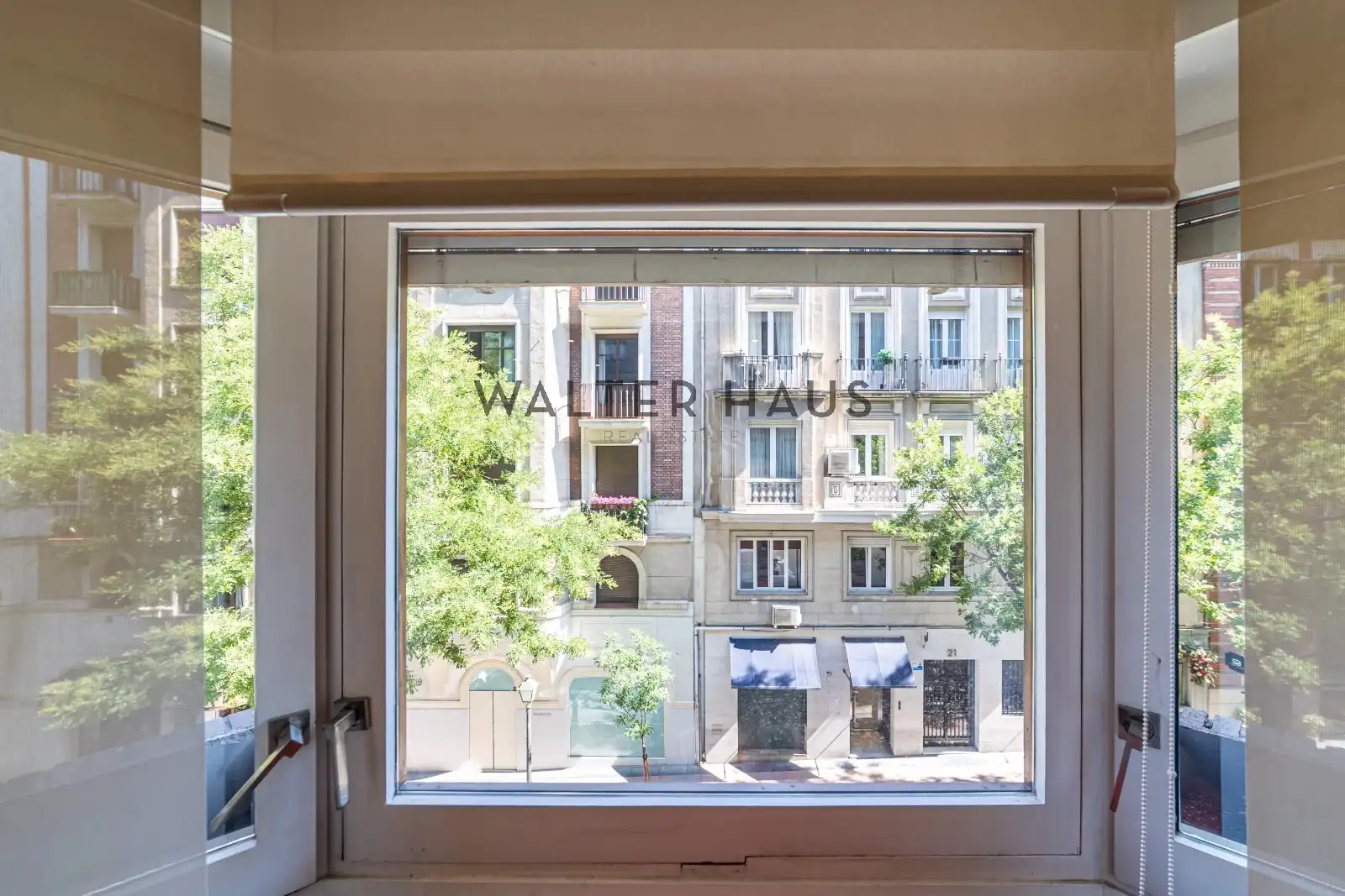 Vista exterior de Pis en venda en Madrid amb Aire condicionat, Calefacció i Moblat