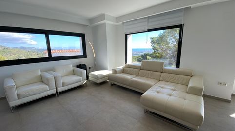 ltpgt ltstronggtTe presentamos este chalet de lujoltstronggtltbrgtUn hogar con estilo, confort y unas vistas al mar impresionantes, image 4