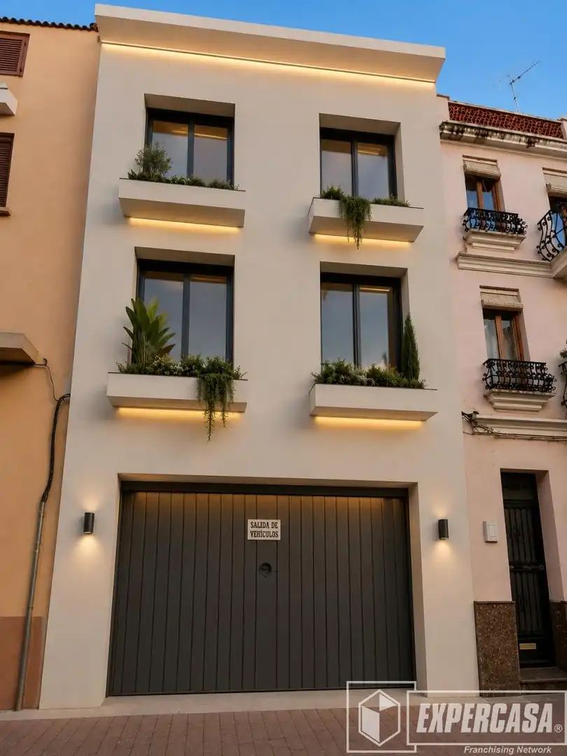 Casa aparellada en venda a Casc Urbà, imagen 31