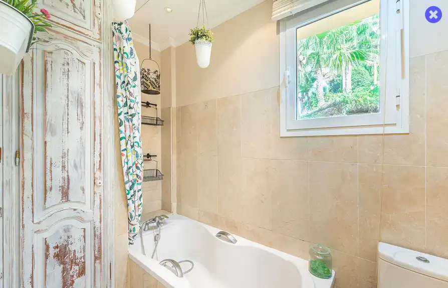 Baño de Casa o chalet en venta en Istán con Aire acondicionado, Jardín privado y Piscina