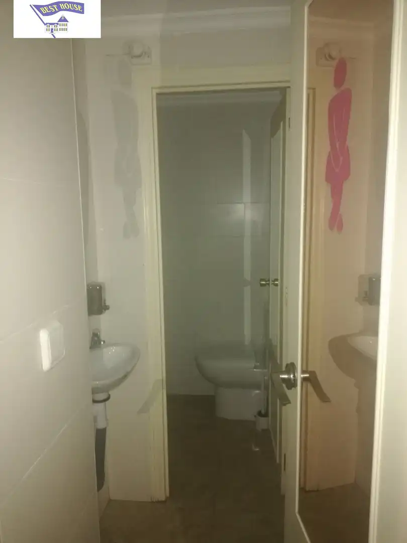 Bany de Local de lloguer en Albacete