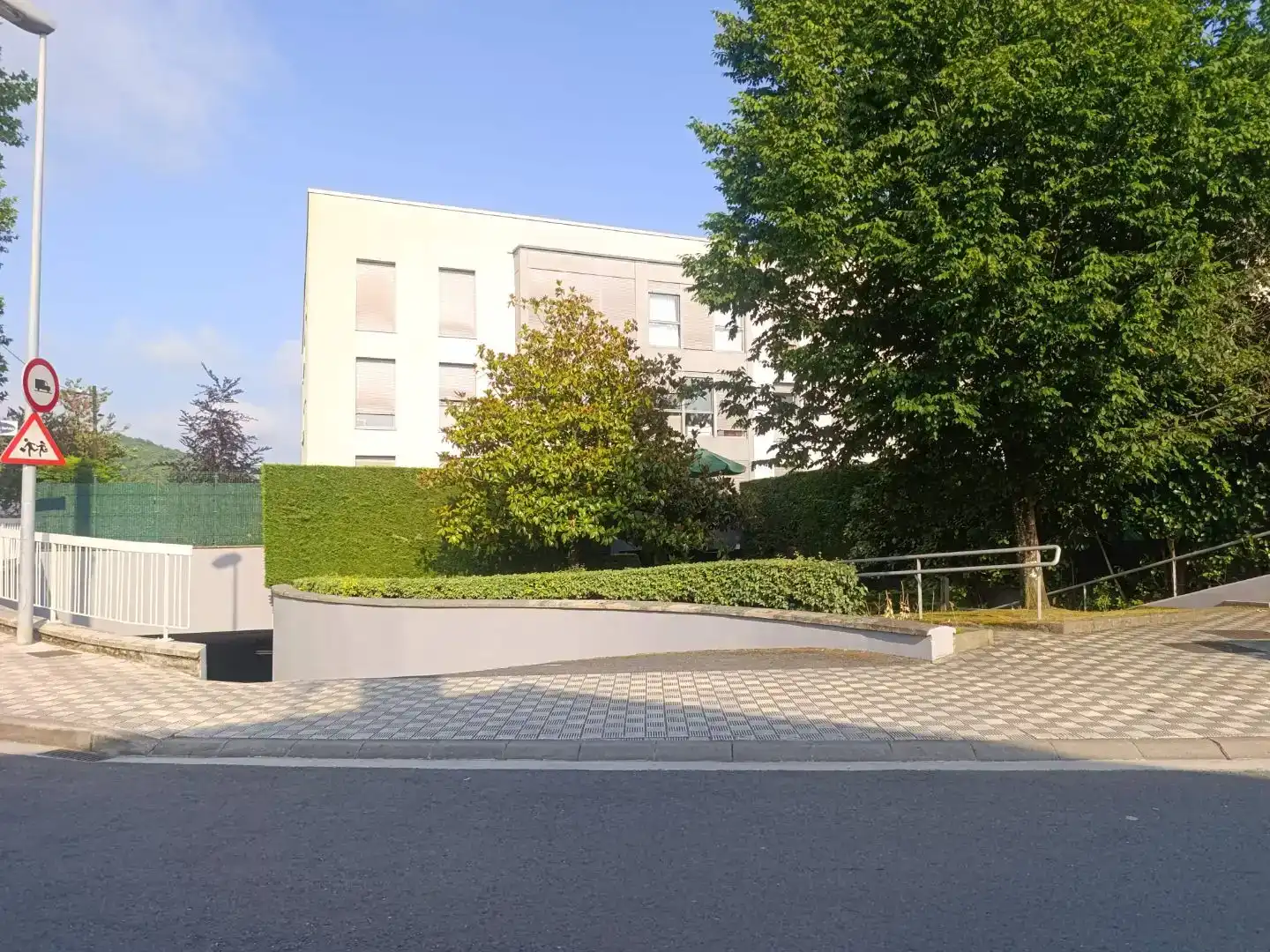 Vista exterior de Pis en venda en Donostia - San Sebastián  amb Balcó