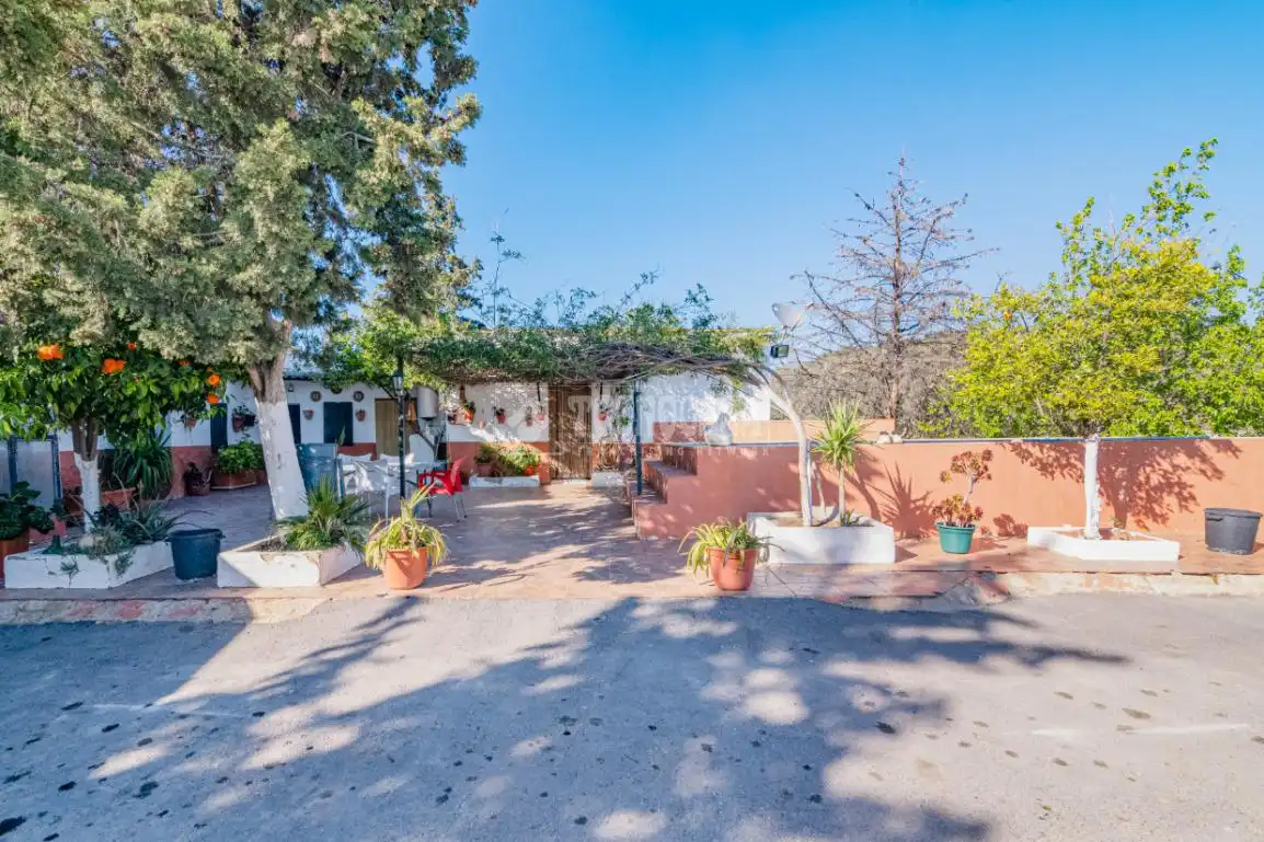 Casa rustica con giardino in vendita a LOS RAMONES, imagen 5