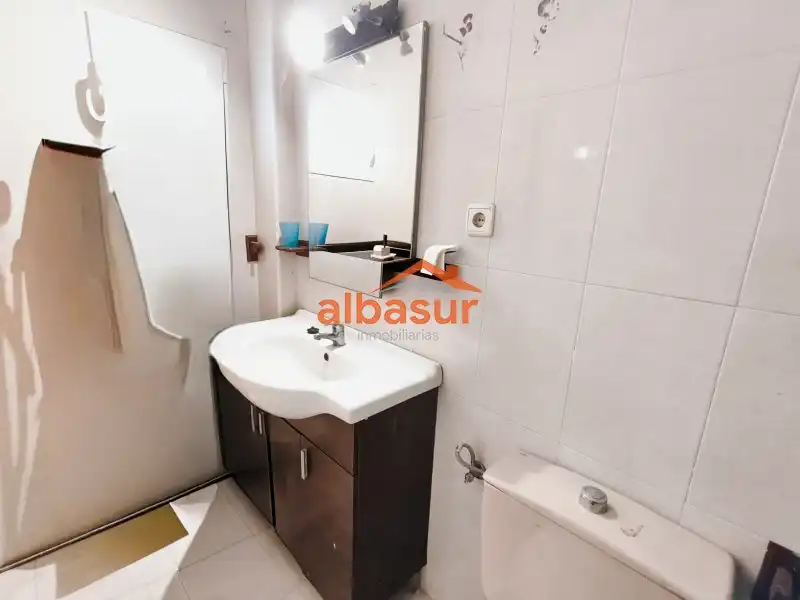 Bathroom of Flat for sale in Córdoba  with Air Conditioner and Heating