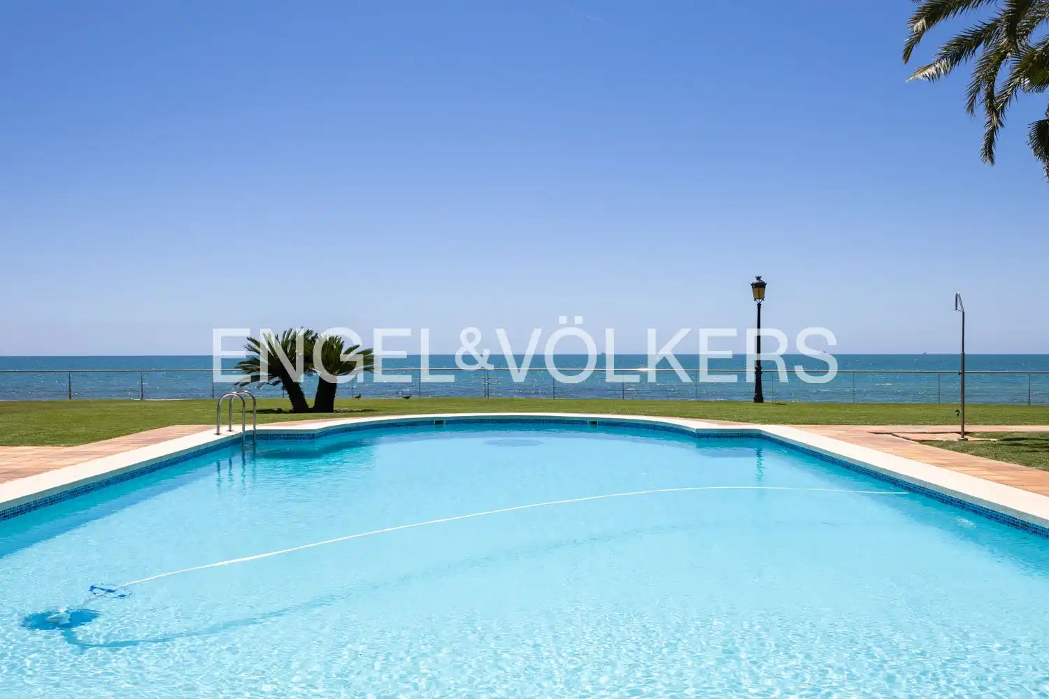 Piscina de Casa adosada de lloguer en Oropesa del Mar / Orpesa amb Aire condicionat, Calefacció i Jardí privat