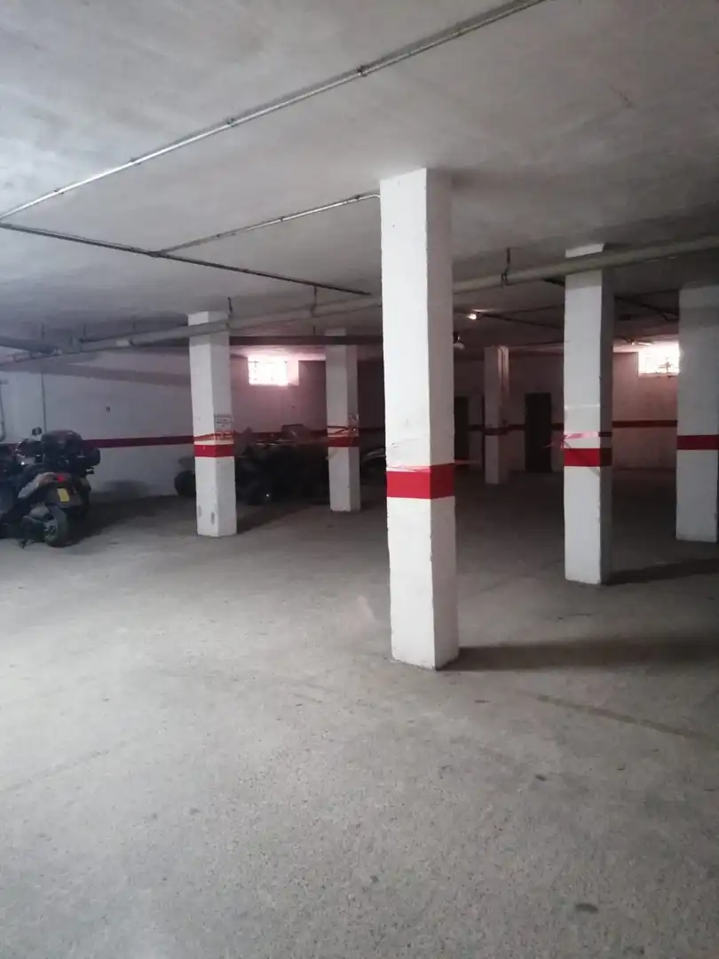 Parkplatz von Garage zur Miete in Murcia