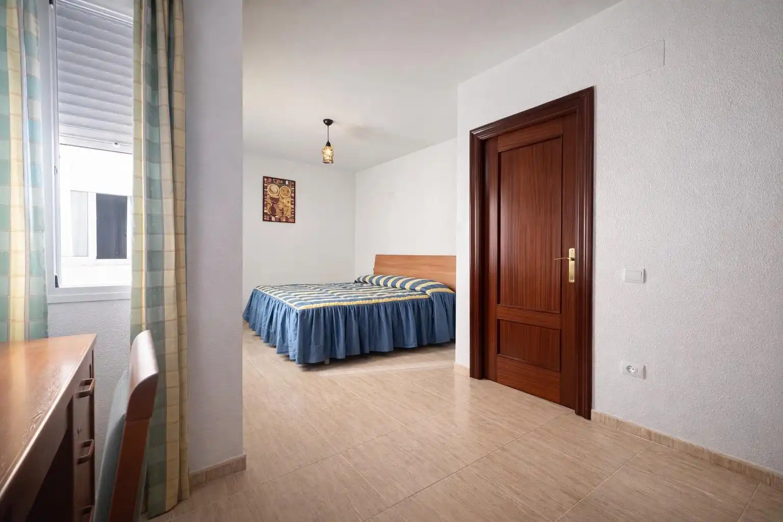 Schlafzimmer von Dachboden zum Verkauf in Sorvilán mit Terrasse und Möbliert