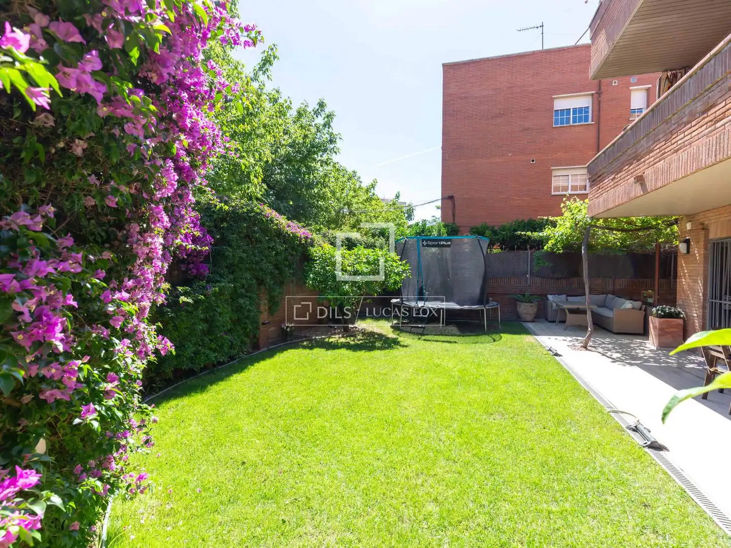 Jardín de Piso en venta en Esplugues de Llobregat con Aire acondicionado, Calefacción y Jardín privado
