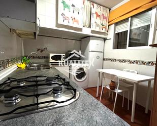 Cuina de Apartament de lloguer en Cáceres Capital amb Moblat i Es permeten mascotes