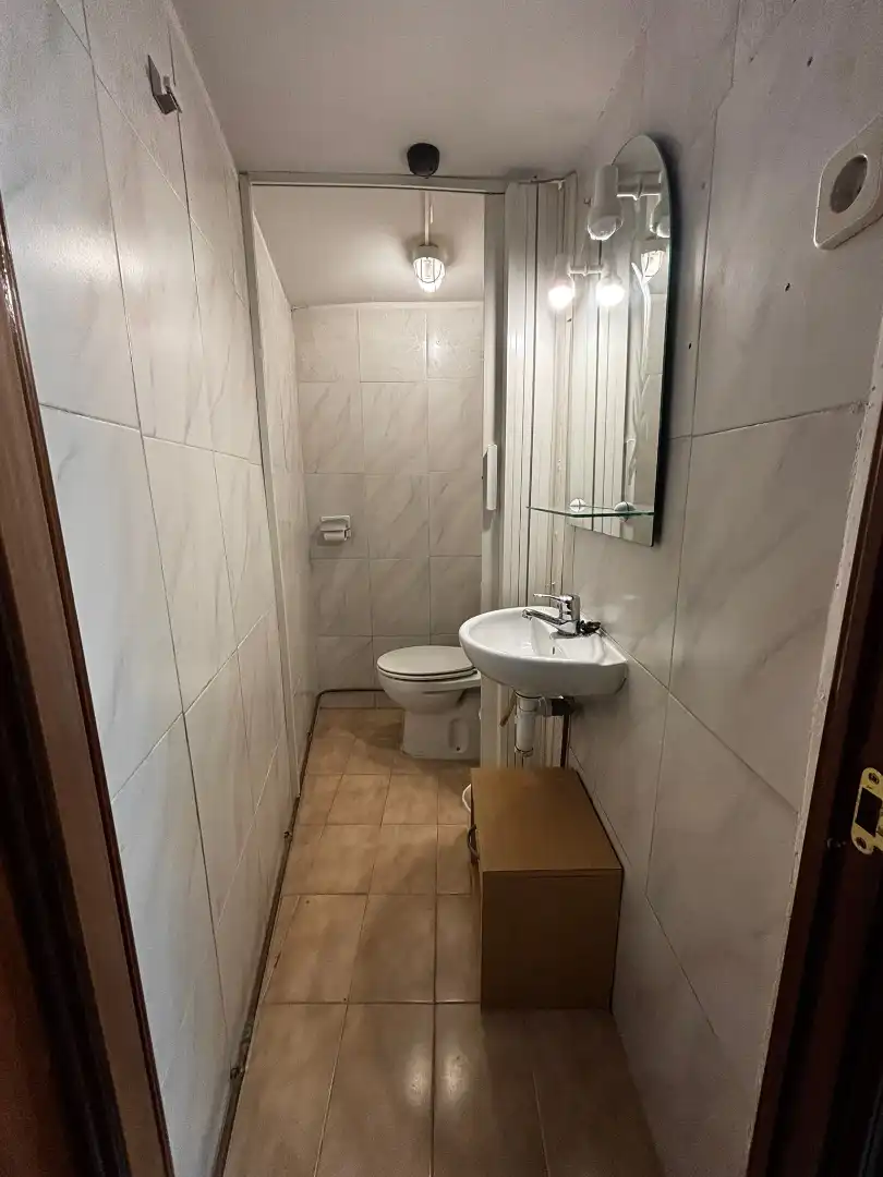 Bathroom of Commercial properties for rent in Villalbilla  with Air Conditioner and Furnished