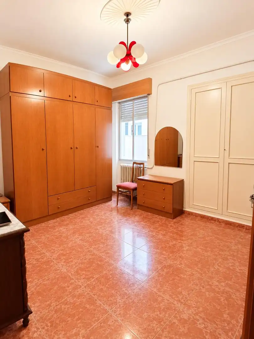 Piso en venta en Calle JUAN SEBASTIAN ELCANO, Feria