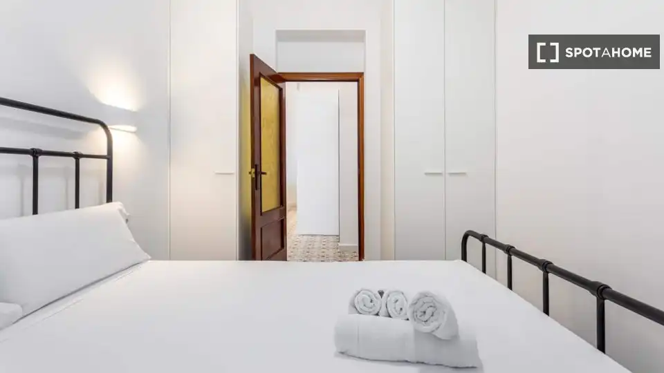 Habitación de Piso de alquiler en Valencia con Aire acondicionado, Calefacción y Amueblado
