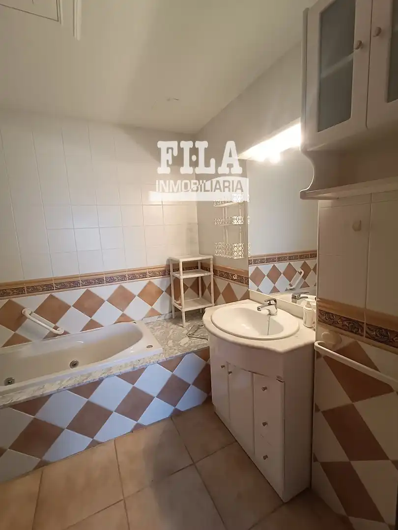 Baño de Ático en venta en Calafell con Aire acondicionado, Calefacción y Terraza