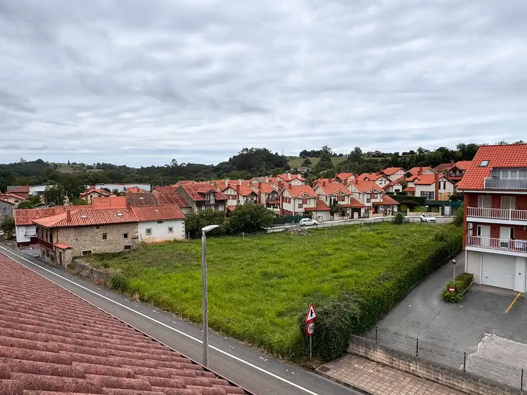 Außenansicht von Dachboden zur Miete in Entrambasaguas mit Heizung, Terrasse und Schwimmbad