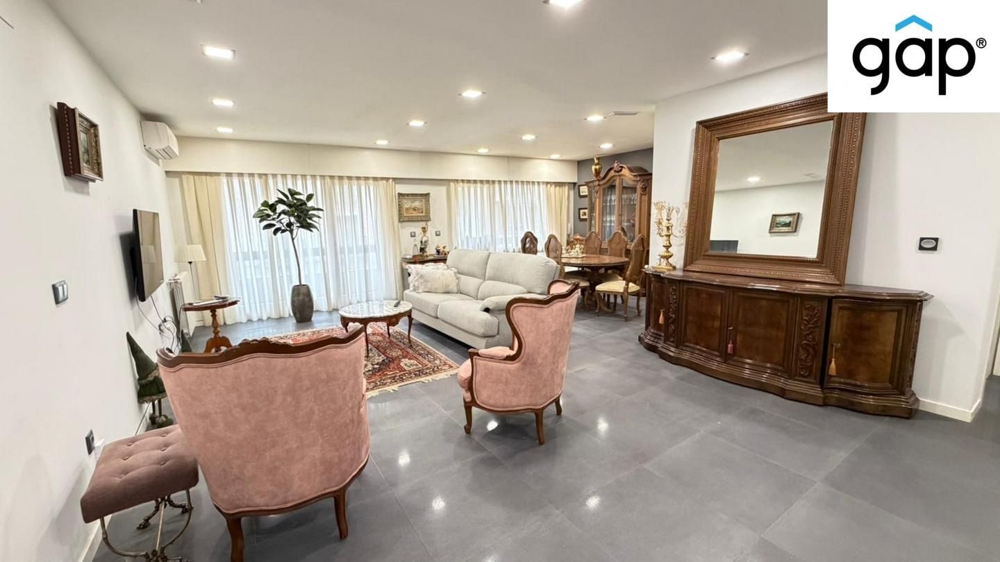 Living room of Flat for sale in Cuenca Capital  with Air Conditioner, Heating and Terrace