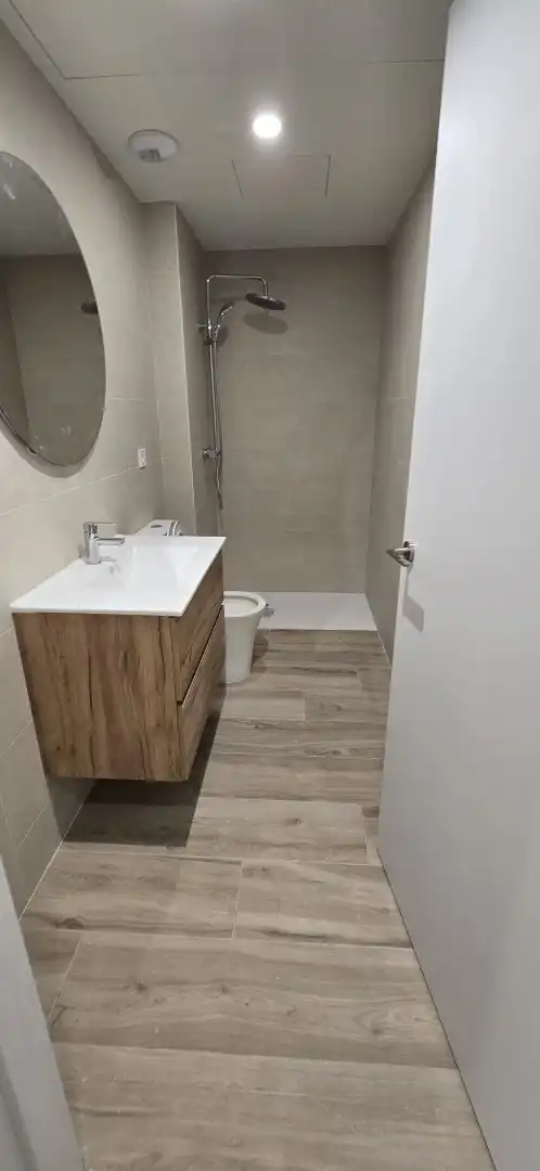 Casa a schiera con terrazza in vendita a Carrer de la Segarra 30, imagen 4