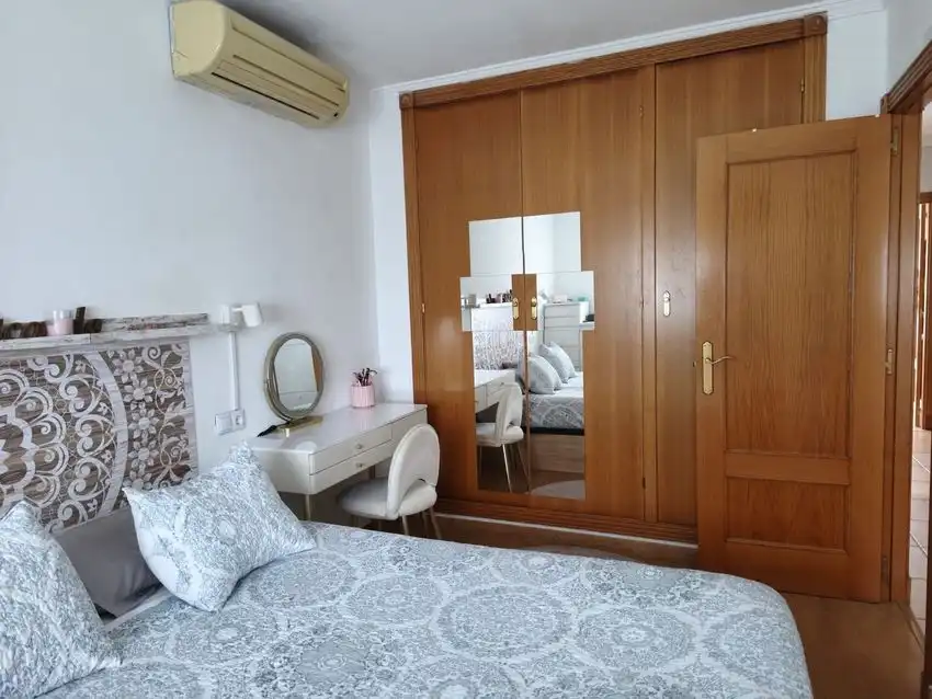 Schlafzimmer von Haus oder Chalet zum Verkauf in Mont-roig del Camp mit Abstellraum und Gemeinschaftspool