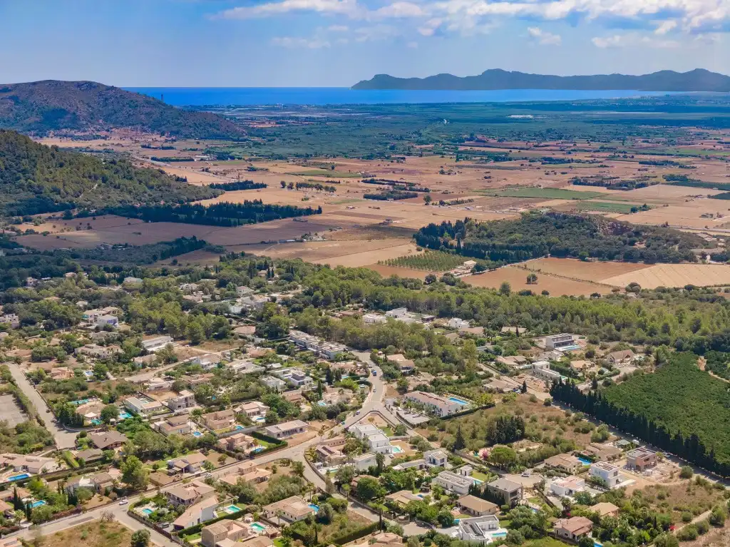 Vista exterior de Casa o xalet en venda en Sa Pobla amb Aire condicionat i Piscina