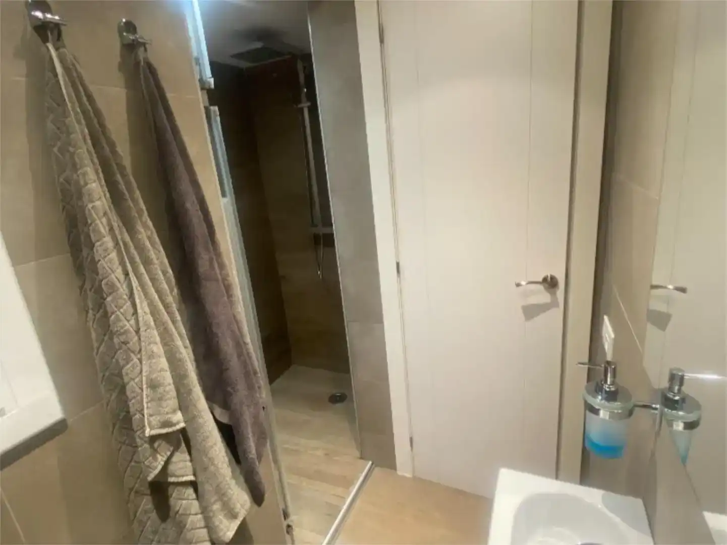 Badezimmer von Wohnung zum Verkauf in Calafell mit Klimaanlage, Schwimmbad und Balkon